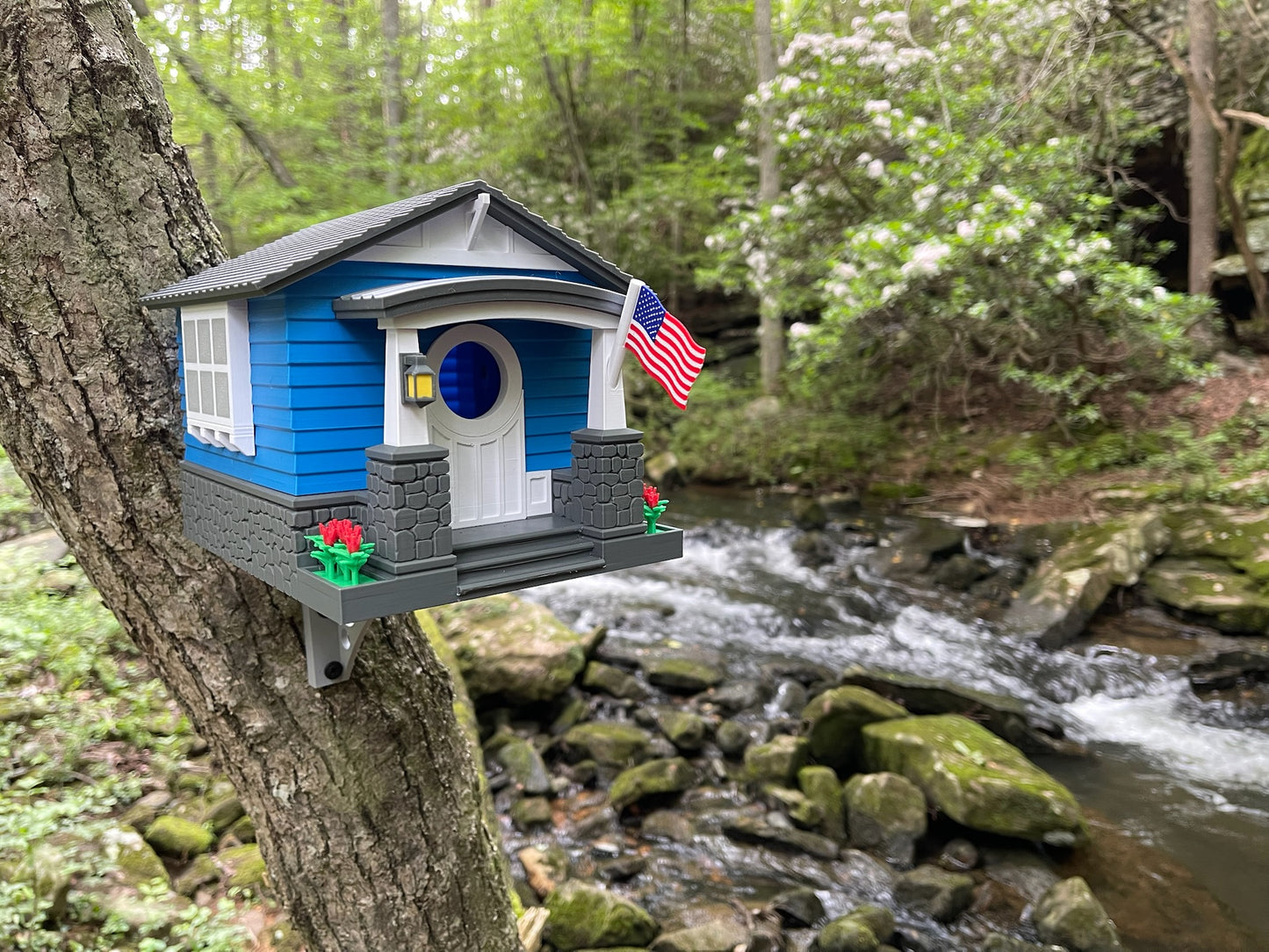 Bungalow Birdhouse