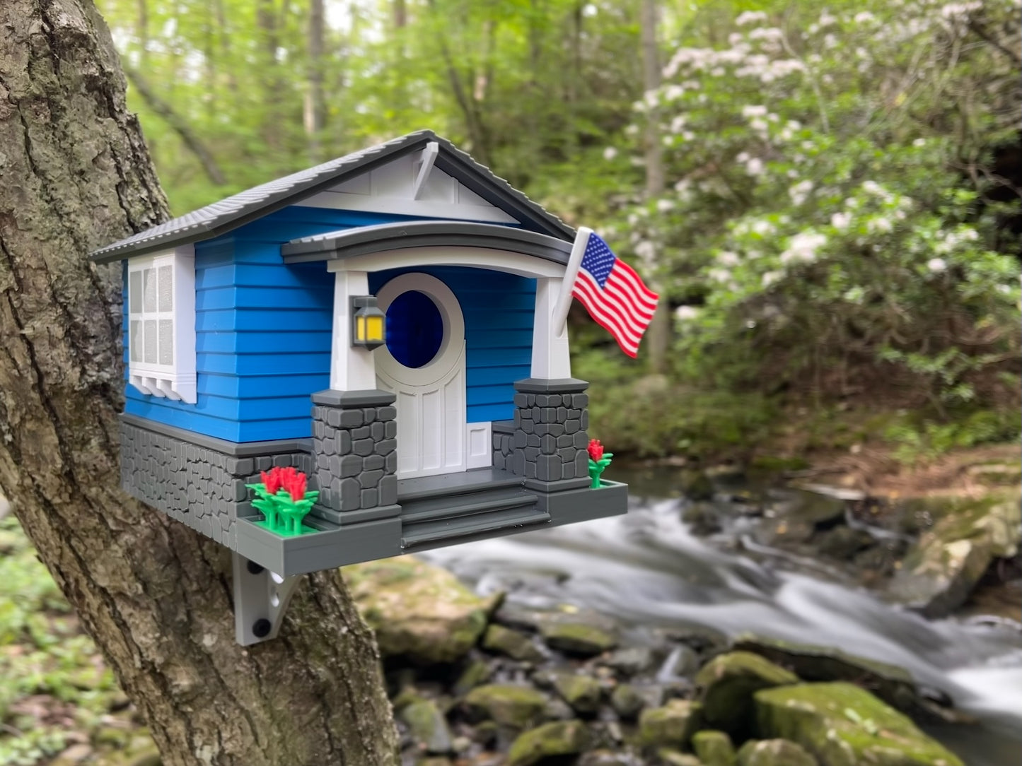 Bungalow Birdhouse